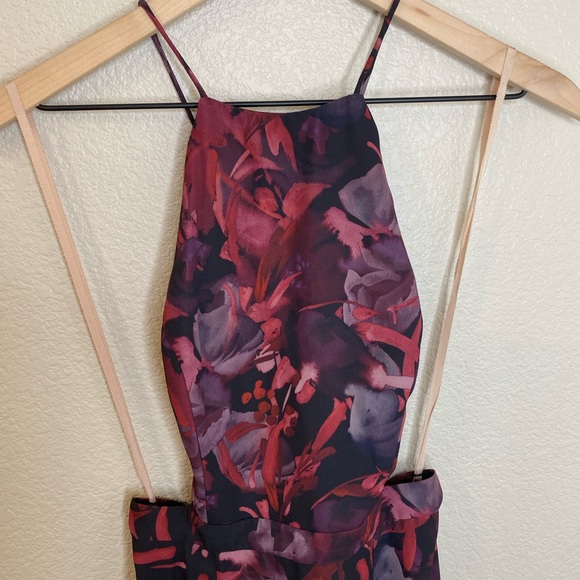 Fame and Partners Abstract Print Open Back Gown w/ Slit Wedding Guest | Size 0 - Picture 8 of 10